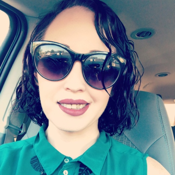 Meet your Posher, Becky - Picture 6 of 7